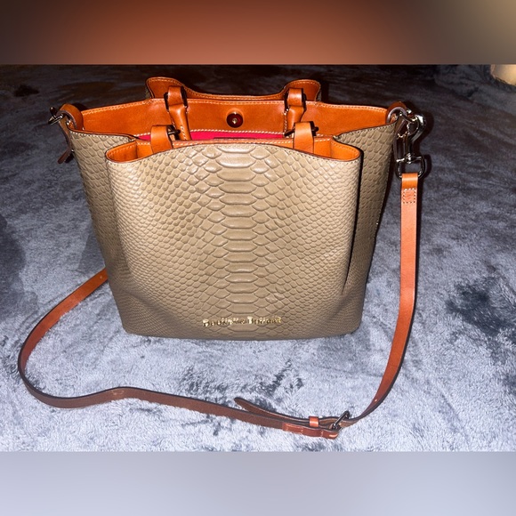 Dooney & Bourke - Picture 3 of 12